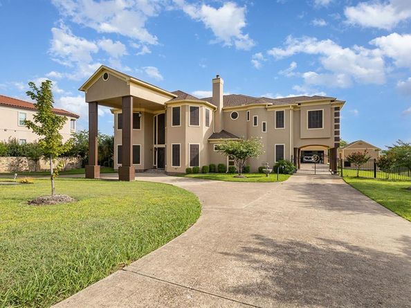 1031  Mallard Pointe Drive , Grand Prairie Texas 75104