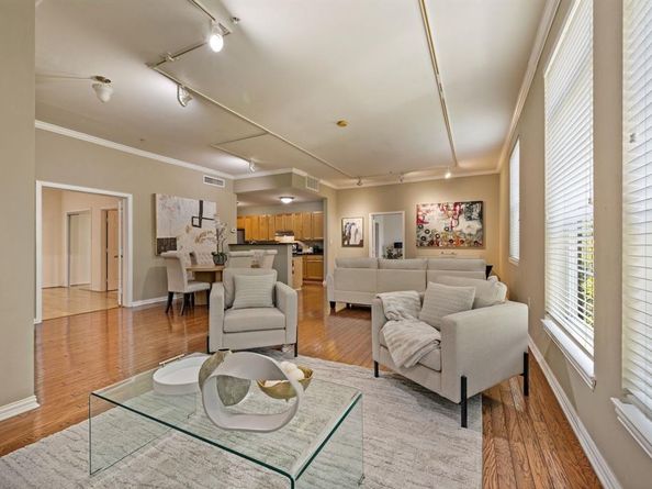 2305  Worthington Street  328, Dallas Texas 75204