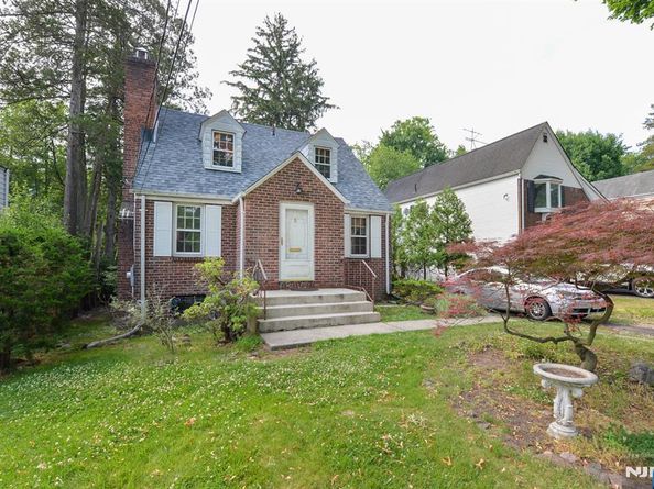 125 Eastview Avenue, Leonia NJ 07605