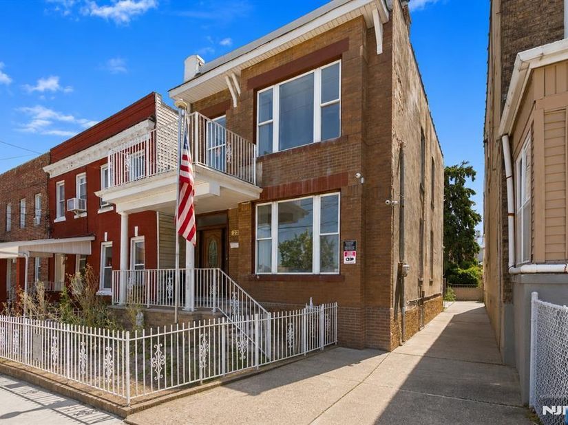 221 54th Street, West New York NJ 07093
