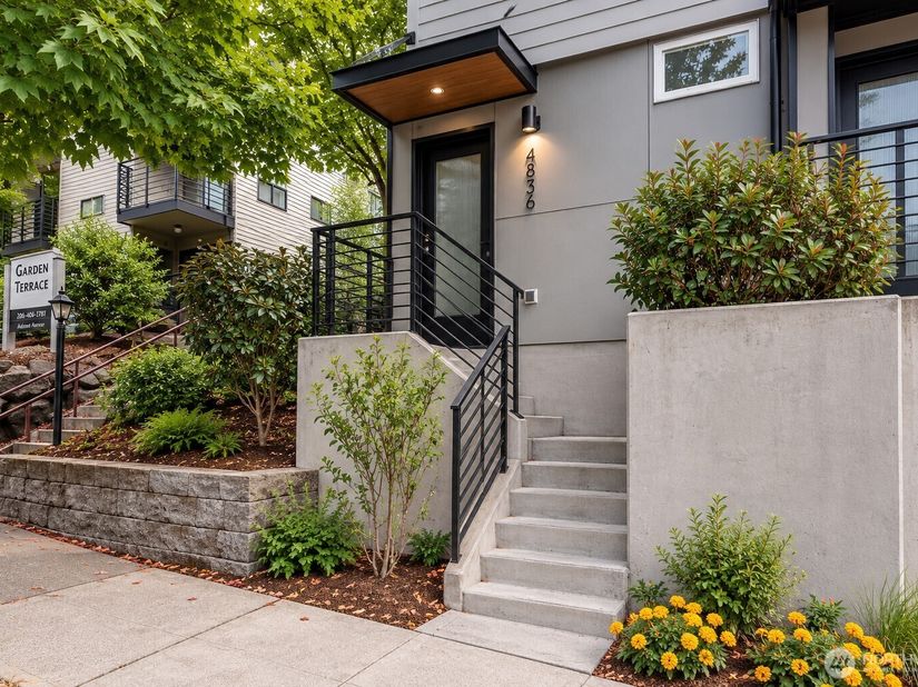 4836 Fauntleroy Way SW, Seattle WA 98116