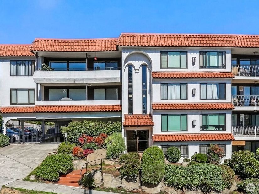 610 Wheeler Street 404, Seattle WA 98109