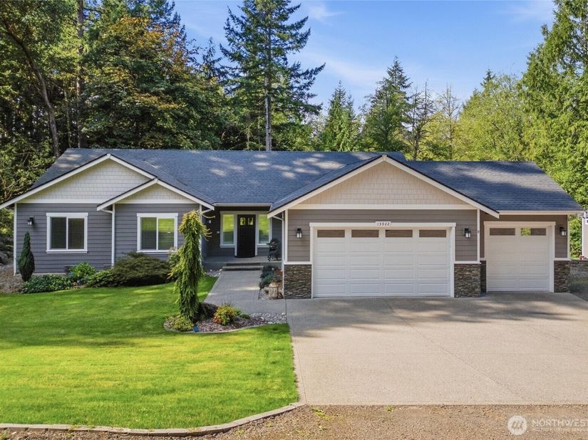 13922 Salvation Lane SE, Olalla WA 98359