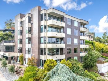 1605 5th Avenue N