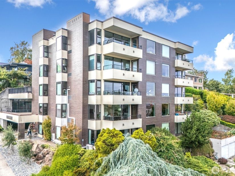 1605 5th Avenue N 102, Seattle WA 98109