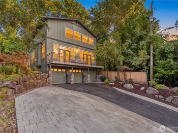 2320 12th Avenue S
