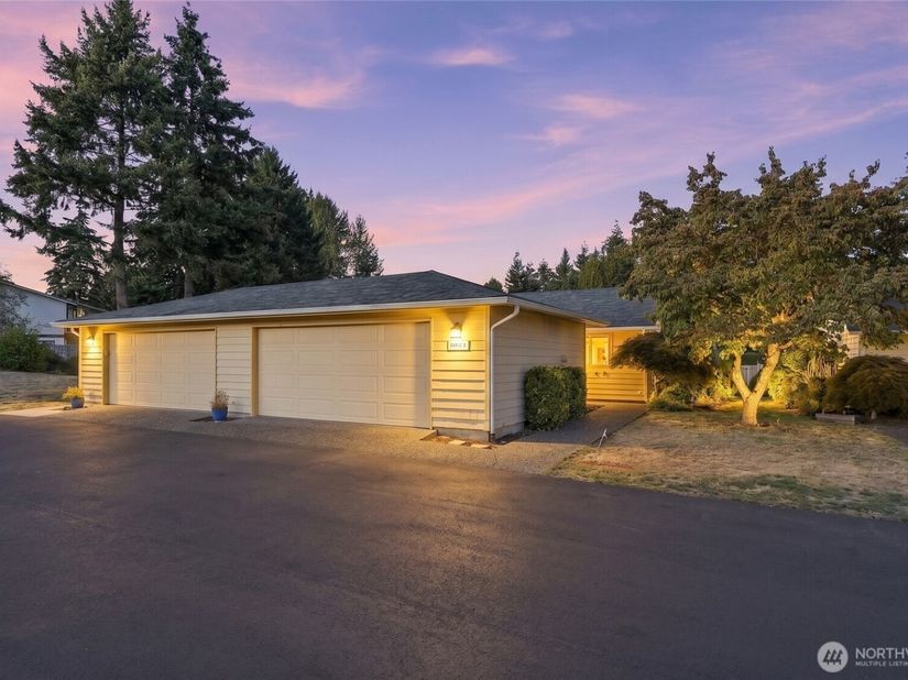 24912 110th Place SE 4B, Kent WA 98030