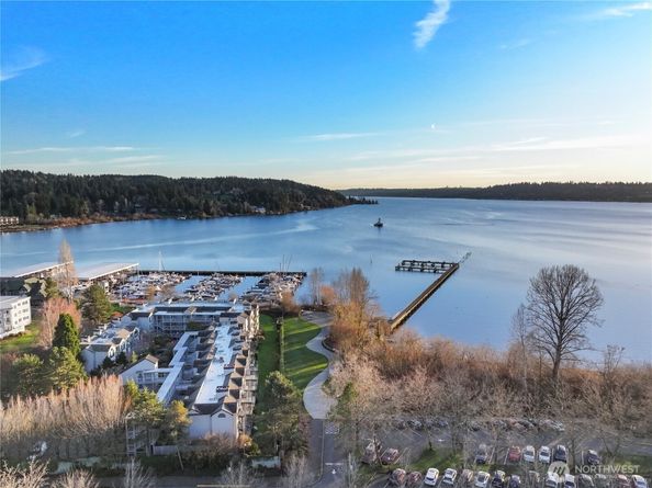 6121 NE 175th Street A402, Kenmore WA 98028