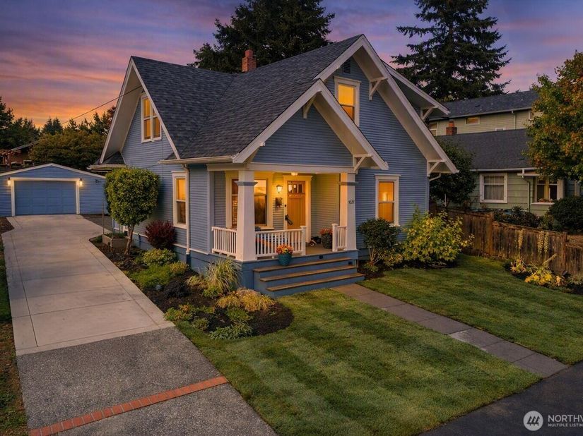 7337 Jones Avenue NW, Seattle WA 98117