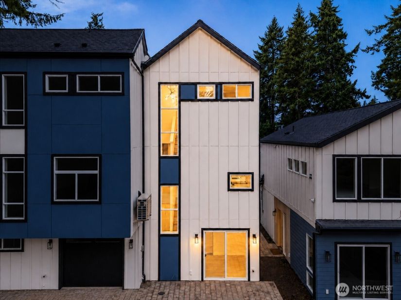14308 B Roslyn Place N, Seattle WA 98133