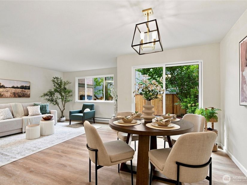 10017 NE 138th Place B4, Kirkland WA 98034