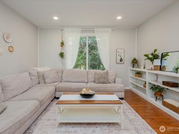 10410 Holly Drive