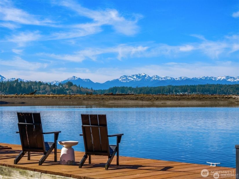 5482 Fletcher Landing NE, Bainbridge Island WA 98110