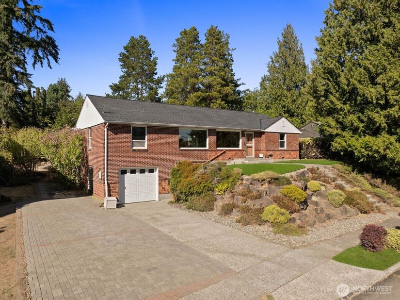 3516 SW 107th St., Seattle WA 98146