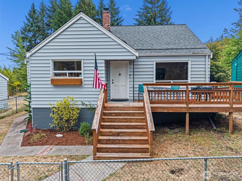 224 Bremerton Boulevard W, Bremerton WA 98312