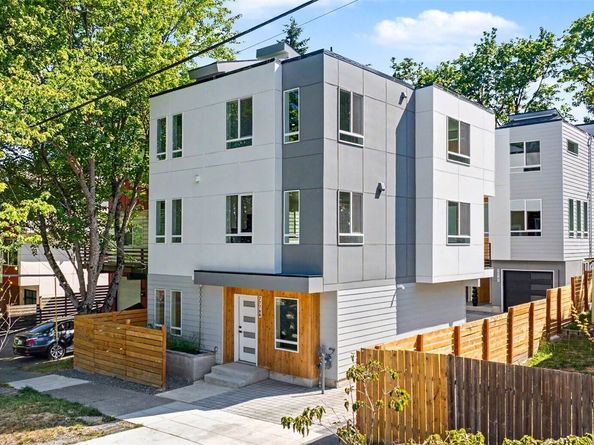 7776 Highland Park Way SW A, Seattle WA 98106