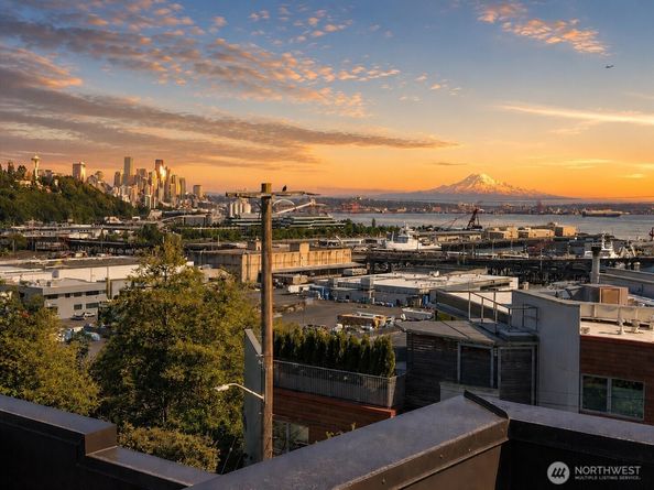 2310 W Newton Street, Seattle WA 98199