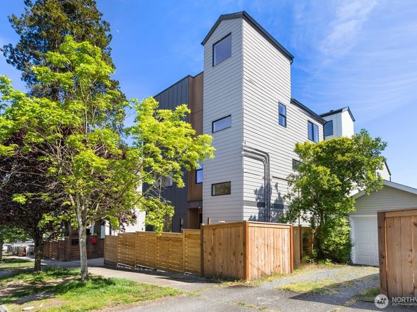 929 N 87th Street, Seattle WA 98103