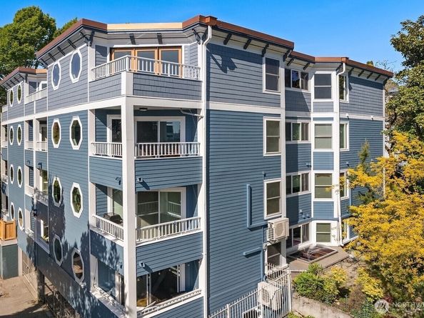303 13th Avenue E 301, Seattle WA 98102
