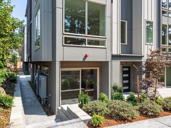 18032 C Sunnyside Avenue N