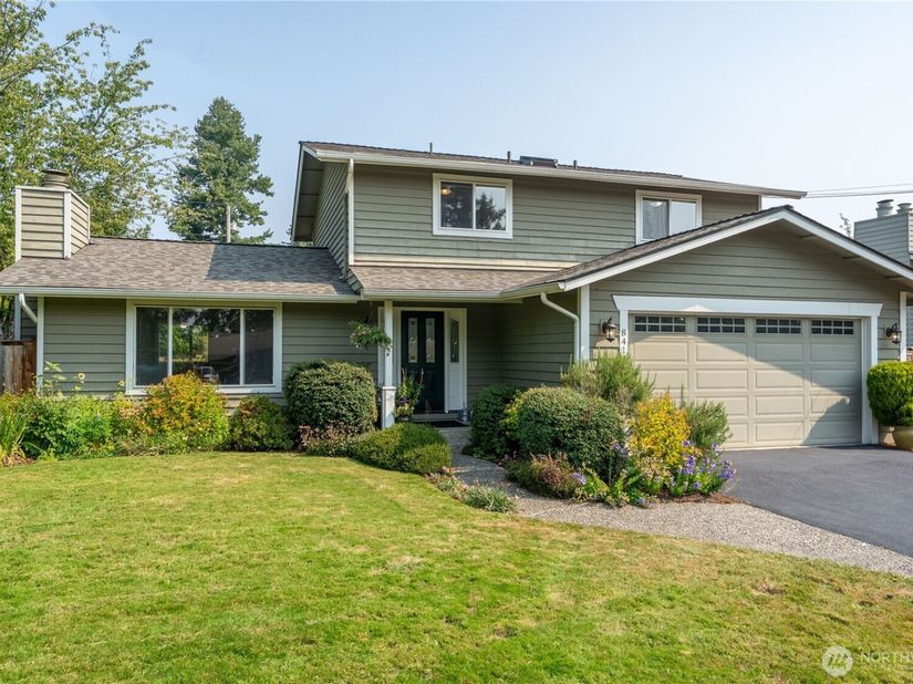 8414 NE 144th Place, Kirkland WA 98034