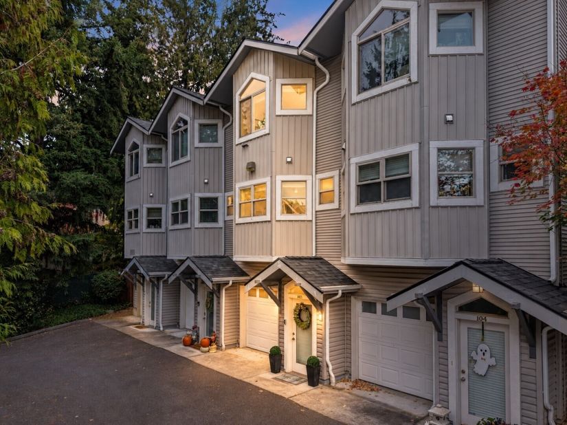 11570 Stone Avenue N 103A, Seattle WA 98133