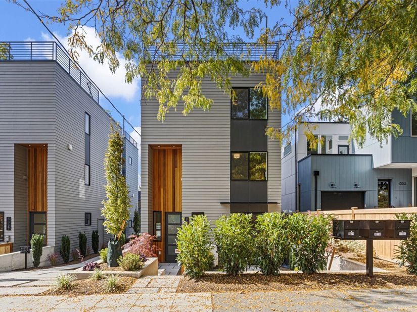 8039 Wallingford Avenue N, Seattle WA 98103