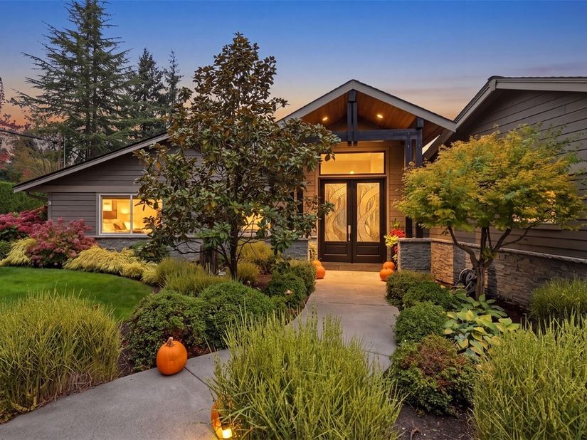 8036 132nd Avenue NE, Redmond WA 98052