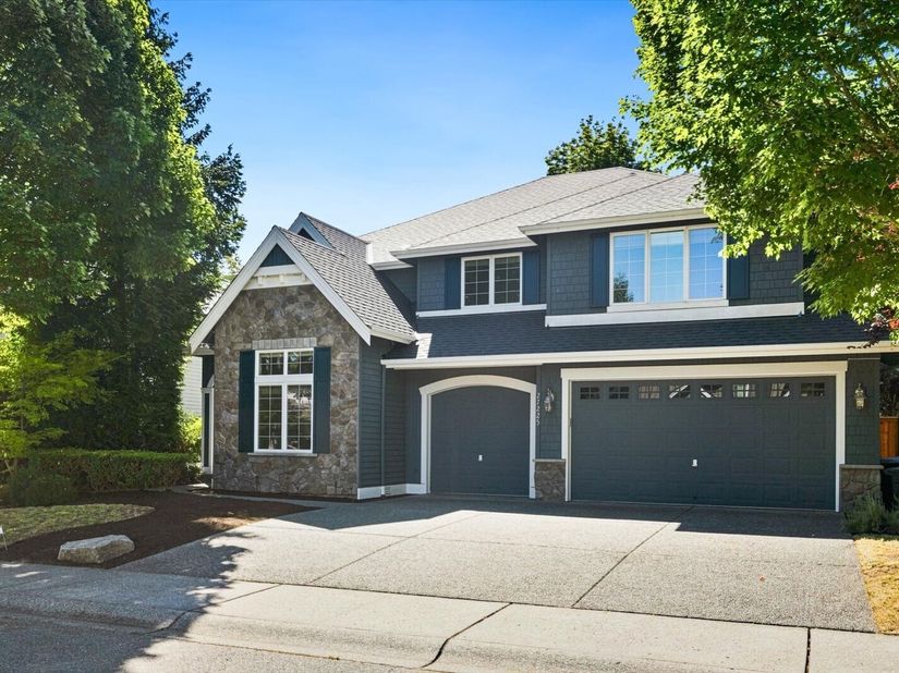 27225 SE 13th Place, Sammamish WA 98075