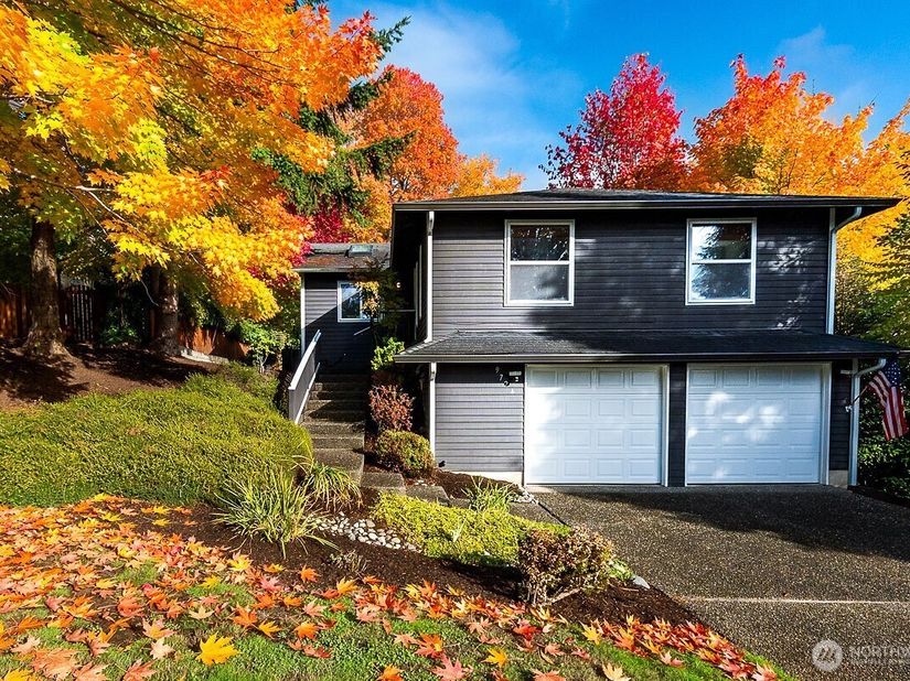 9724 NE 141st Court, Kirkland WA 98034