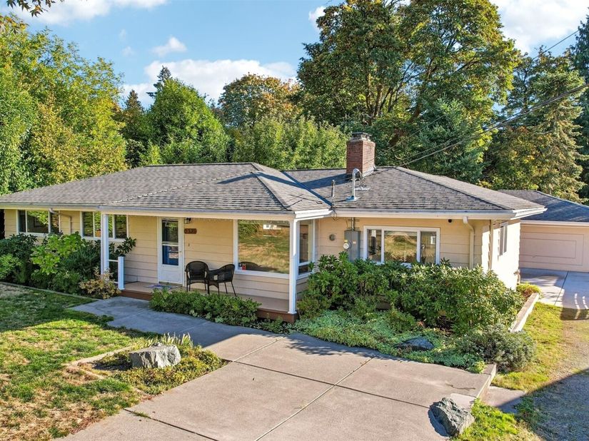 2335 NE 12th Street, Renton WA 98056