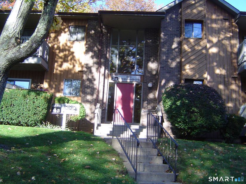 52 Riverview Drive 52, Bridgeport CT 06606