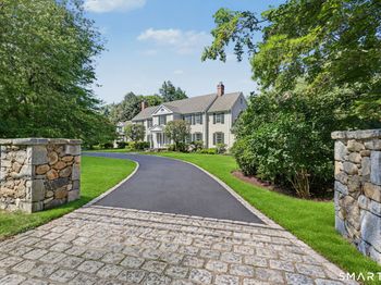 67 W Hills Road