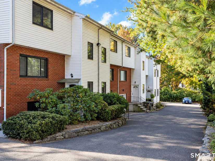 422 Courtland Avenue 1, Stamford CT 06906