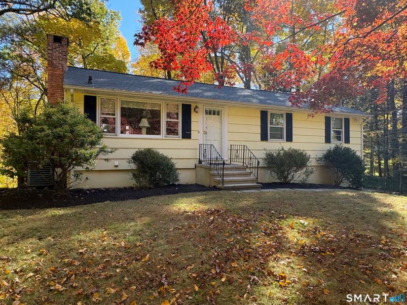 7 Carriage Lane, Danbury CT 06810