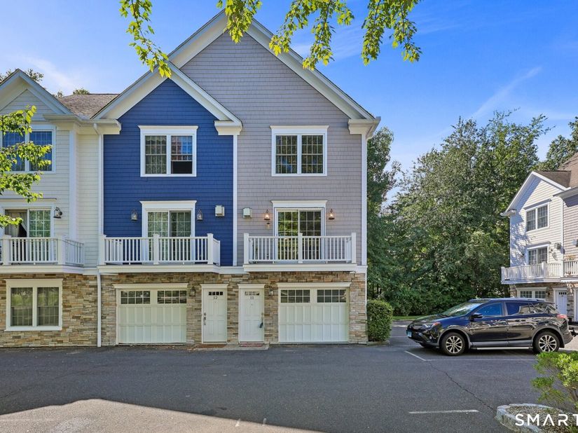 12 Willard Road 11, Norwalk CT 06851