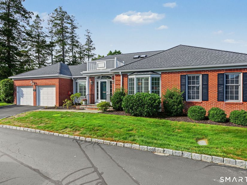 39 Bank Street 39, New Canaan CT 06840