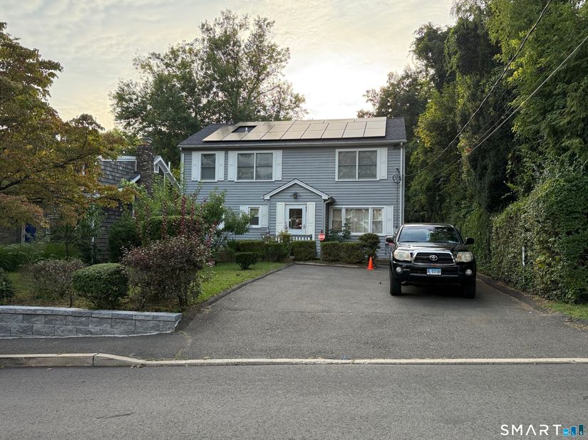 93 Ridgewood Avenue, Stamford CT 06907