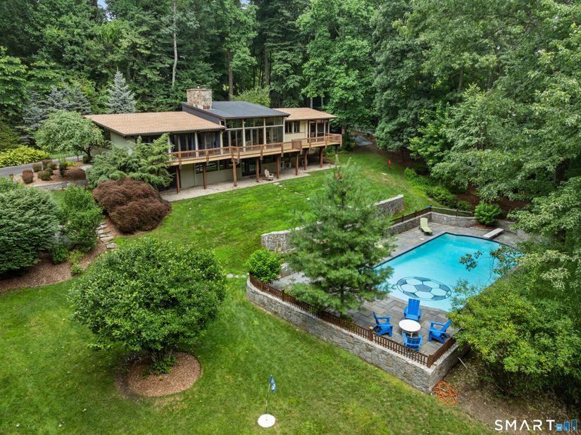 132 Signal Hill Road, Wilton CT 06897