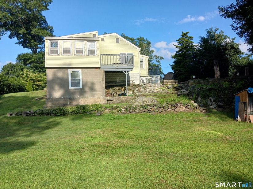 68 Oronoque Trail, Shelton CT 06484