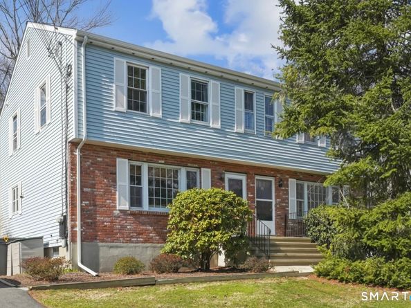 84 Parade Hill Road 84, New Canaan CT 06840