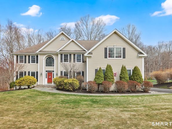 1 Bramble Trail, Newtown CT 06470