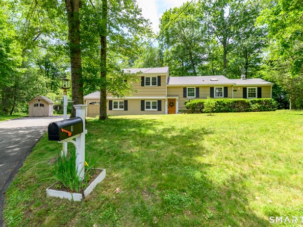 1 Little John Lane, Stamford CT 06907
