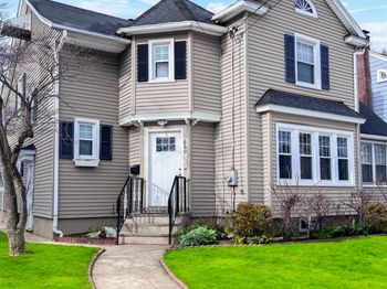 660 W Jackson Avenue