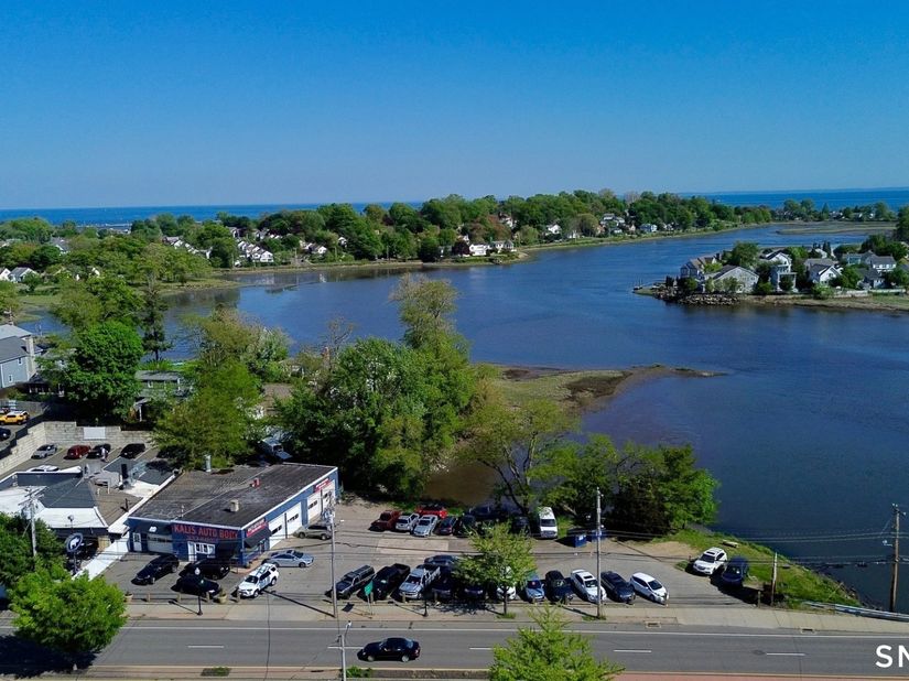 Undisclosed Address #24167723, Bridgeport CT 06605