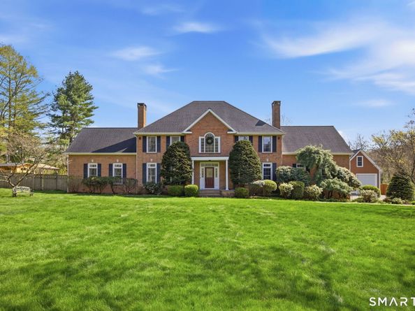 16 Robin Hood Lane, Easton CT 06612