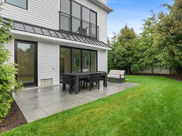 345 Reef Road C9, Fairfield CT 06824