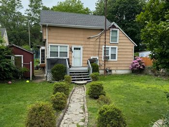 385 Chamberlain Avenue