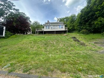 571 River Road