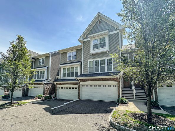 6 Lawrence Avenue 6, Danbury CT 06810
